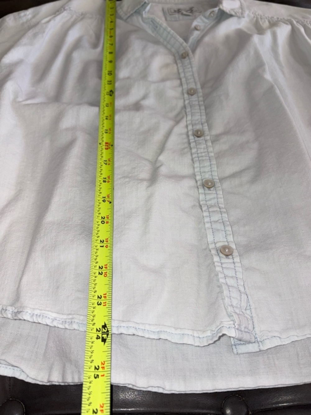American Eagle Very Light Blue Button Front Blouse Size Medium 100% Cotton - Picture 6 of 6